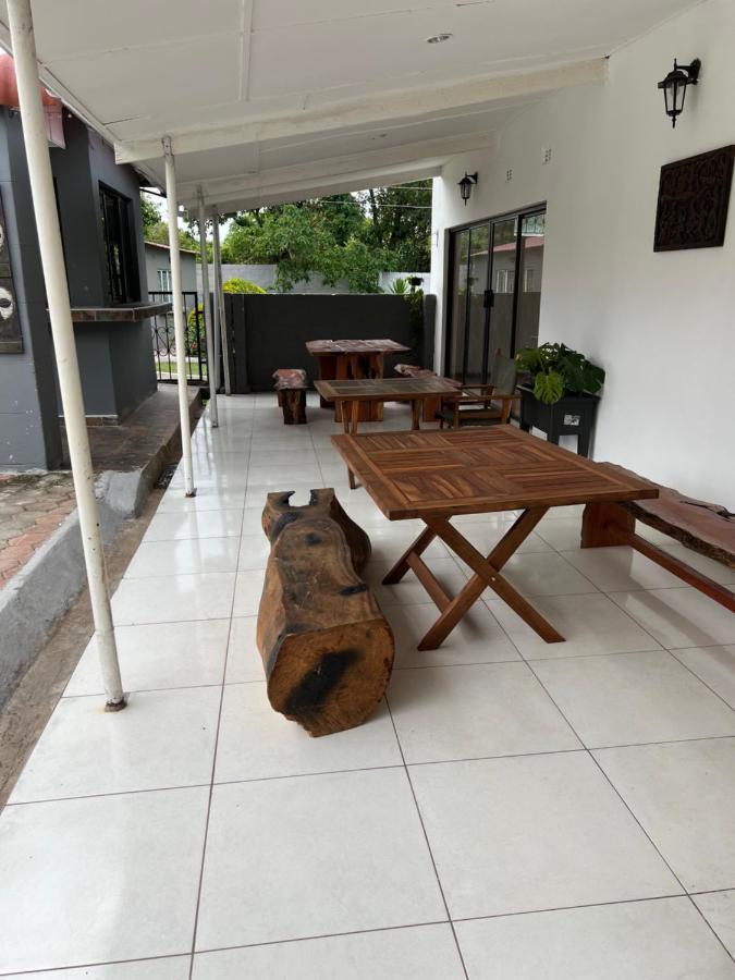Mukala Lodge Lusaka Esterno foto
