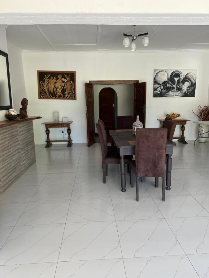 Mukala Lodge Lusaka Esterno foto